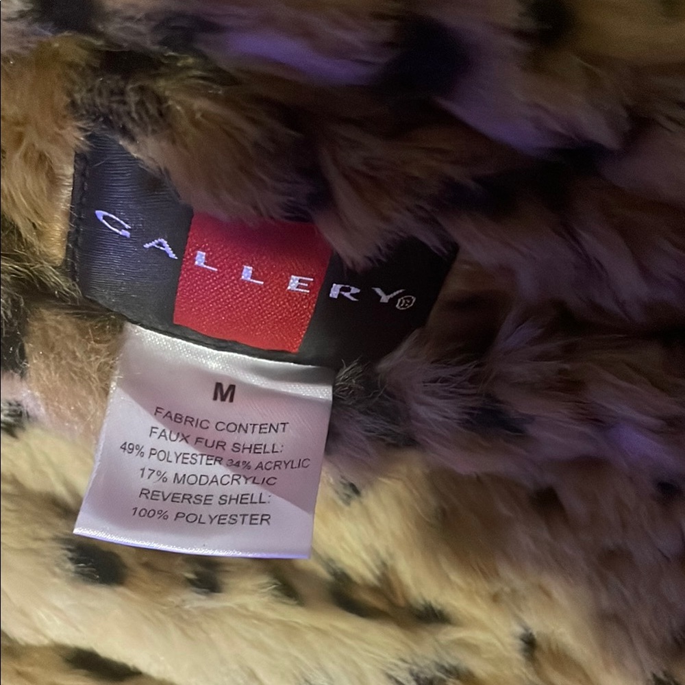 Gallery Animal Print Faux Fur Vest - Picture 4 of 4